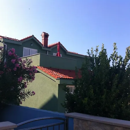 Ap Melkior Guest house Povljana